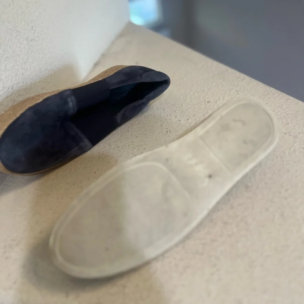Vince Slip-On Sneaker Slip-on Round toe Navy blue suede Leather  women size 8M